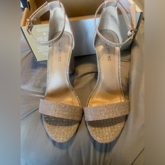 Glittery Rose Gold heels. - Picture 2 of 5